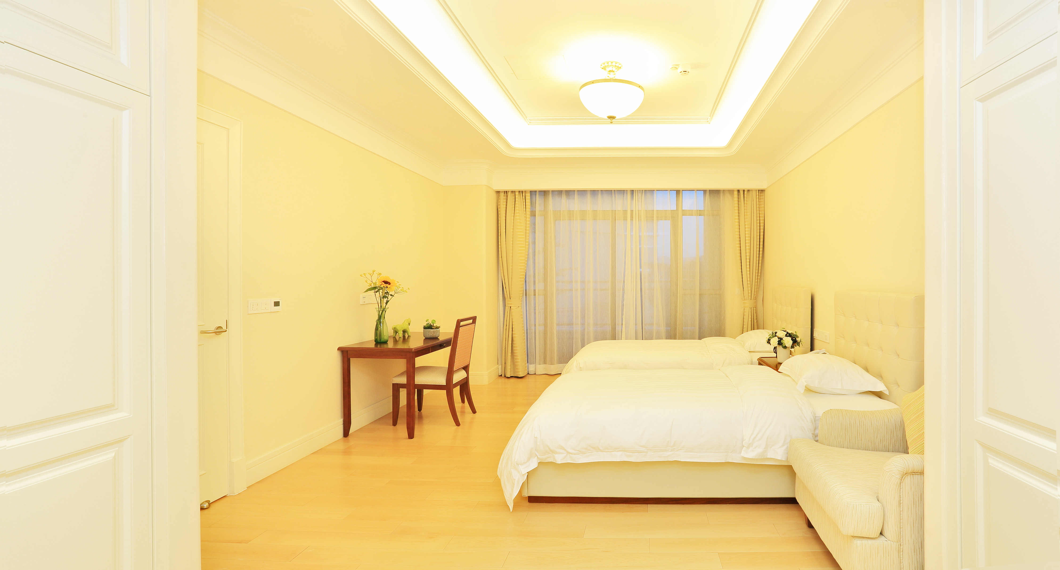 commercial hotel furniture