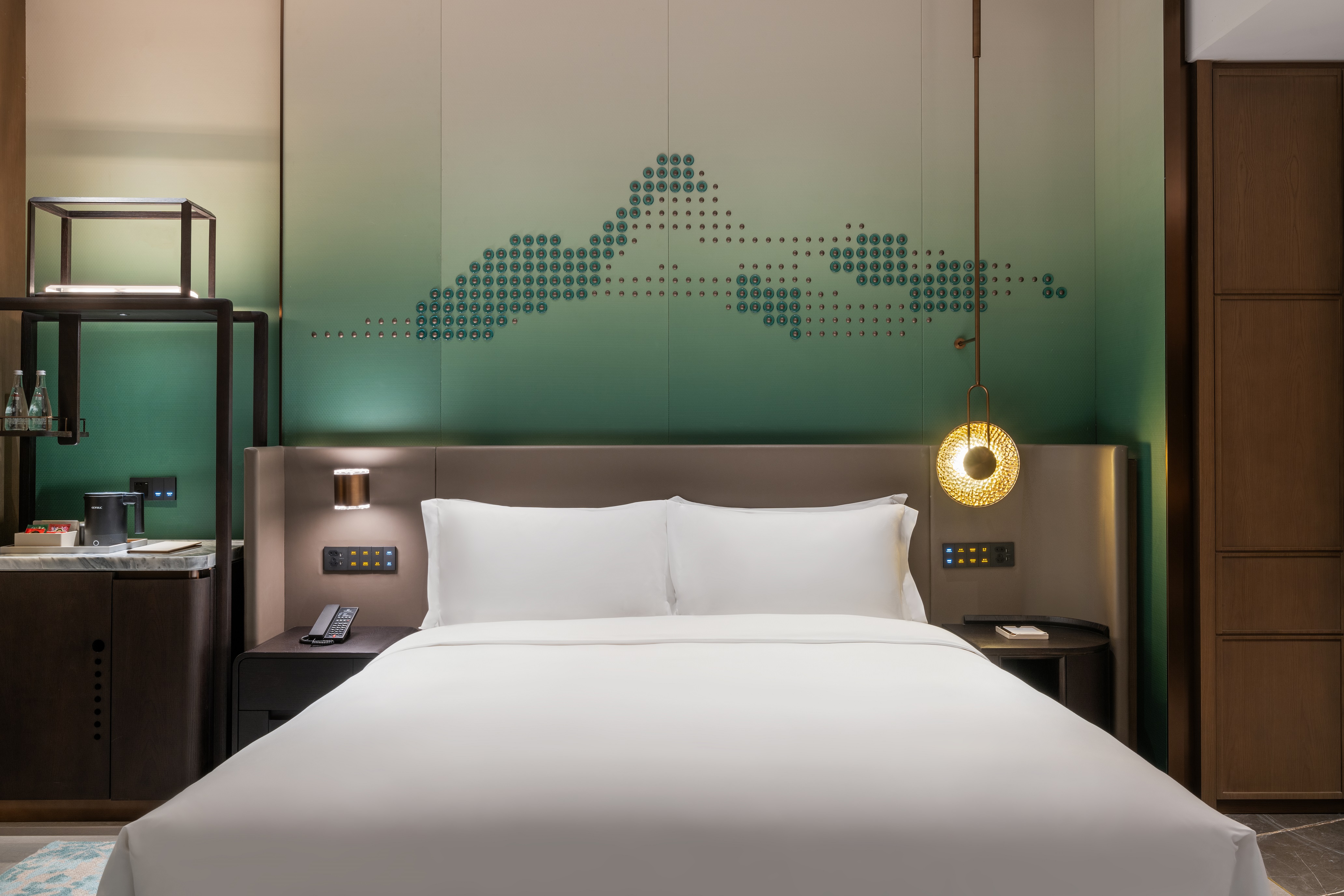 Lushan Mountain Emerald Sheraton Hotel Bed Background